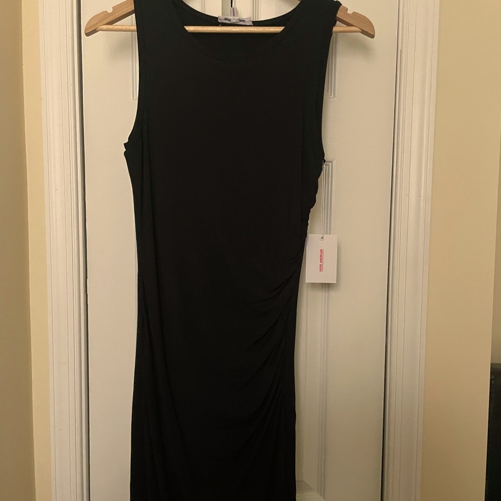 Good American sleeveless ruched dress